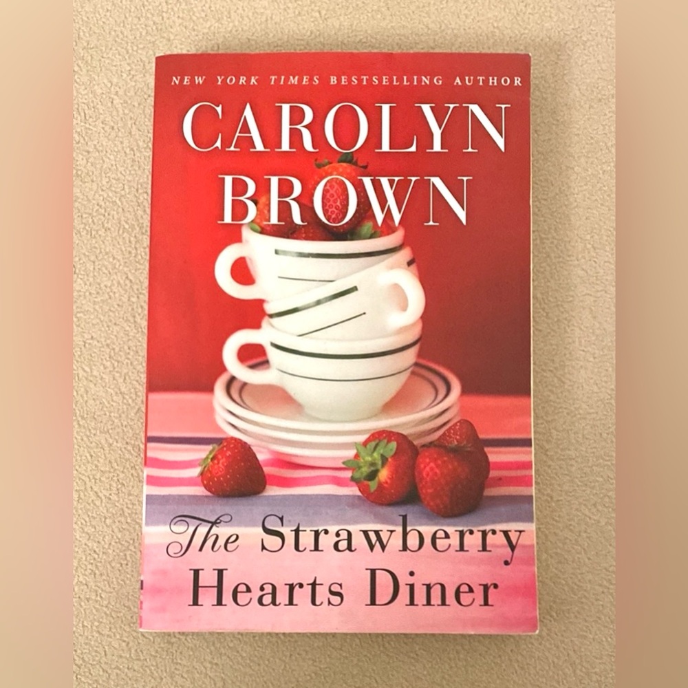 Carolyn Brown The Strawberry Hearts Diner Softcover Book